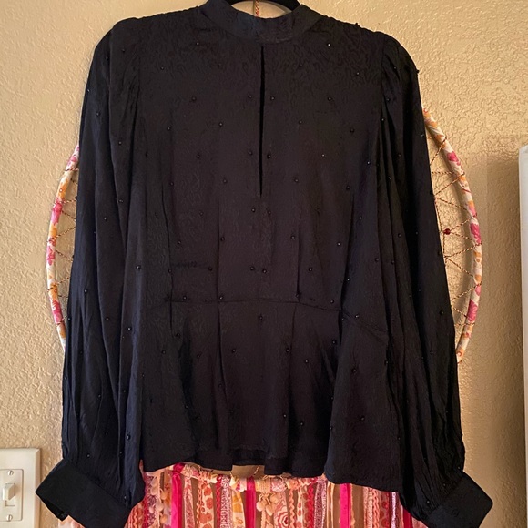 Black long sleeve - Picture 3 of 4